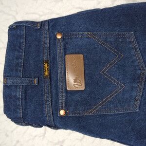 Wrangler Straight‎ Leg Medium Wash Mens Jeans Size 30